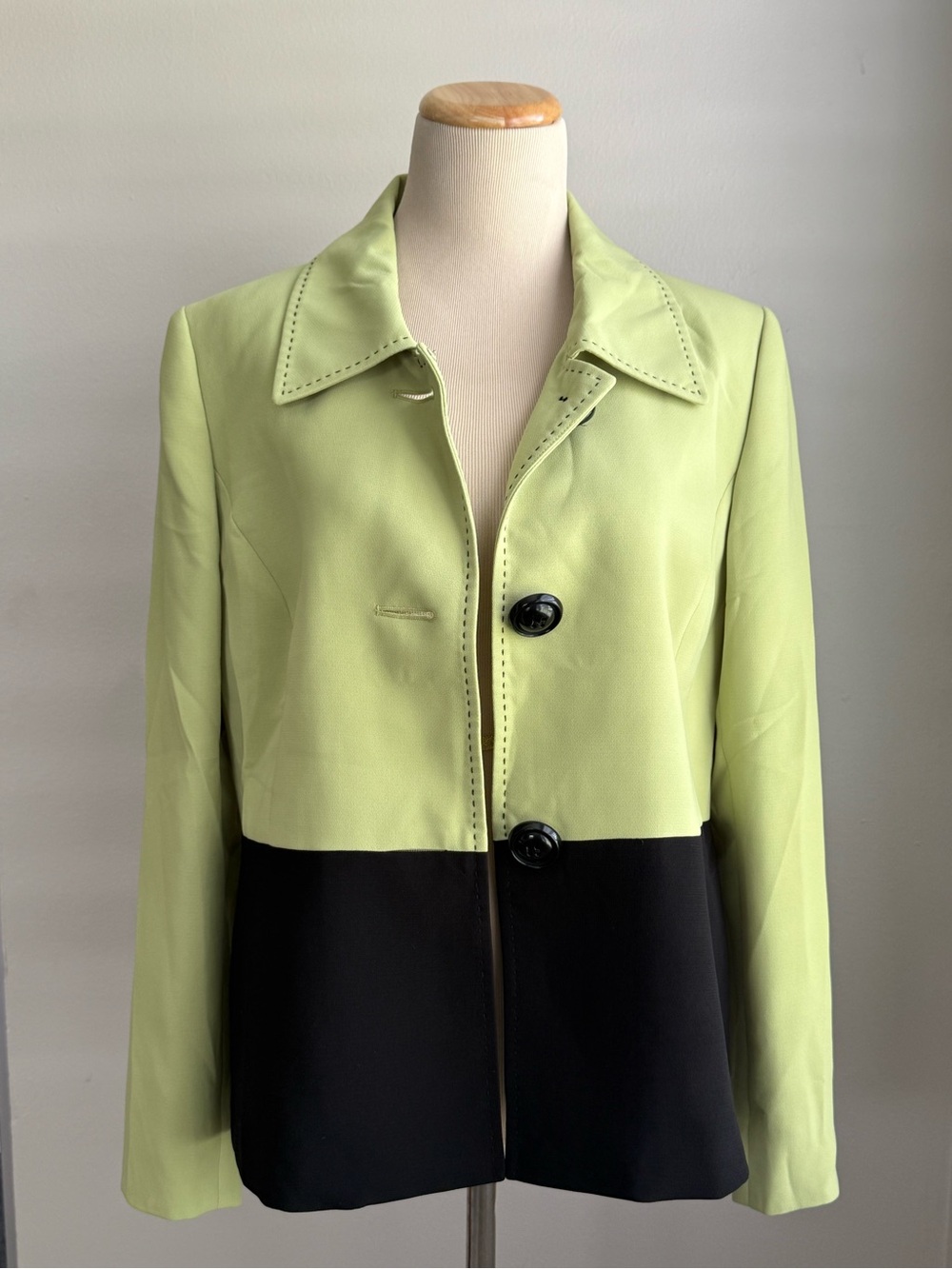 Kasper | Women’s Two-Tone Green and Black Button Blazer |  Size 12